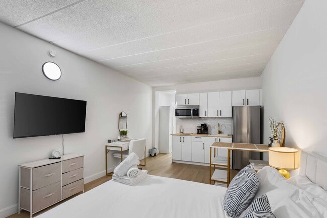 Photo du bâtiment - 7701 Lundy's Ln