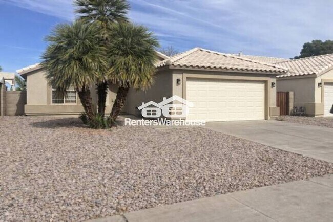 Building Photo - Contemporary style and space in Gilbert!