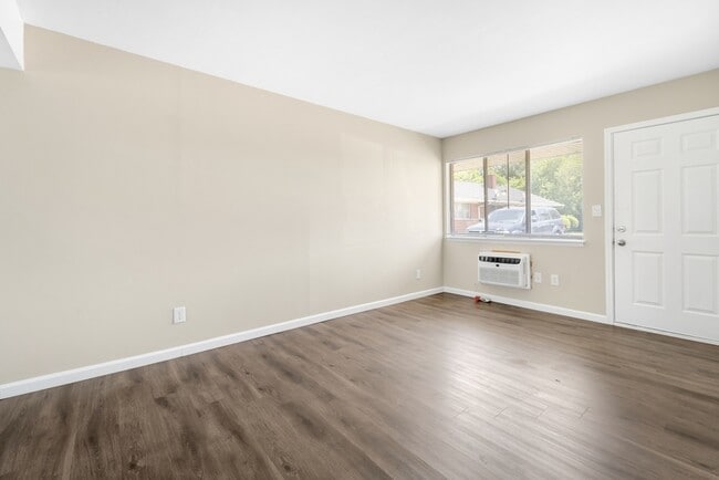 Building Photo - 1006 Montie Rd