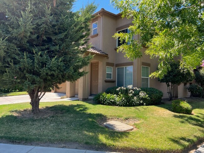 Building Photo - 3-bedroom two story in Oakdale!