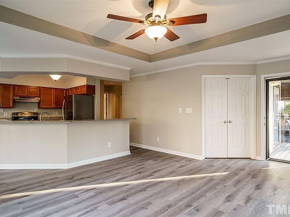 Cocina (de LR) - 622 New Kent Plz