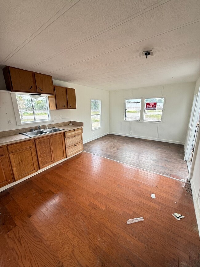 Foto del edificio - 920 Boardwalk Ln