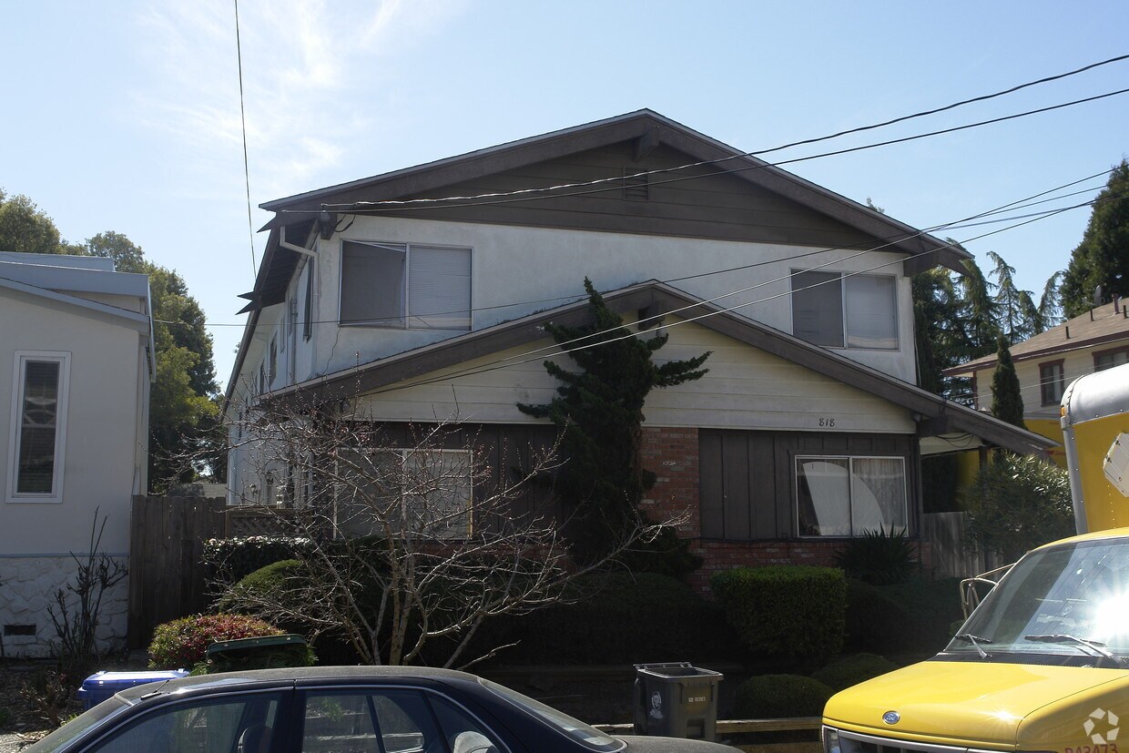 Building Photo - 818 Taylor Ave