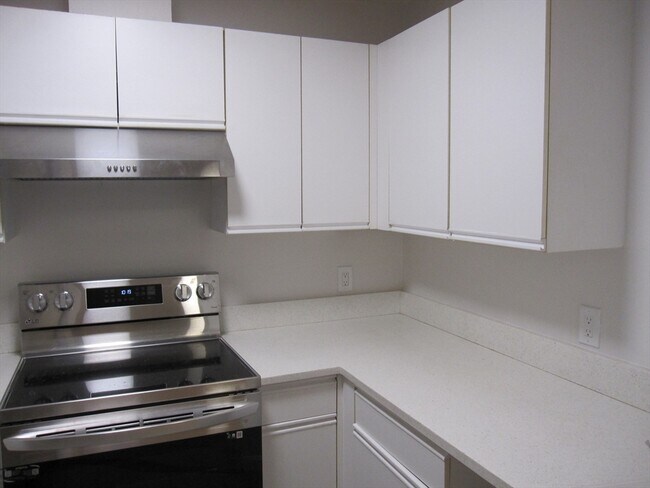 Foto del edificio - 677 Quincy Shore Dr