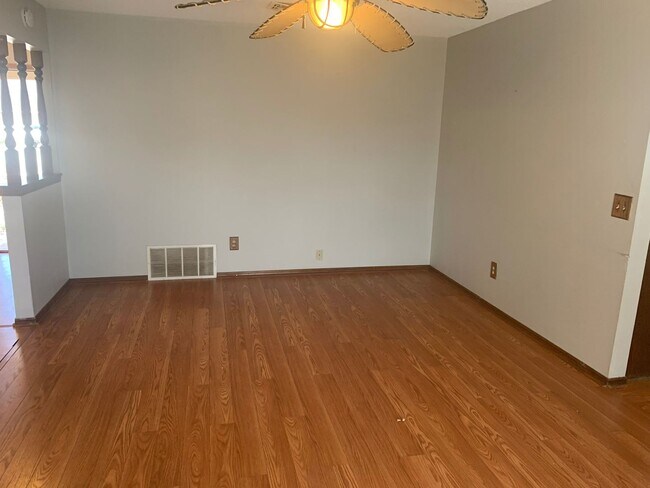 Building Photo - 3 Bedrooms + 1.5 Bath + 2 Car Garage