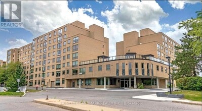 Building Photo - 326-326 Major Mackenzie Dr E