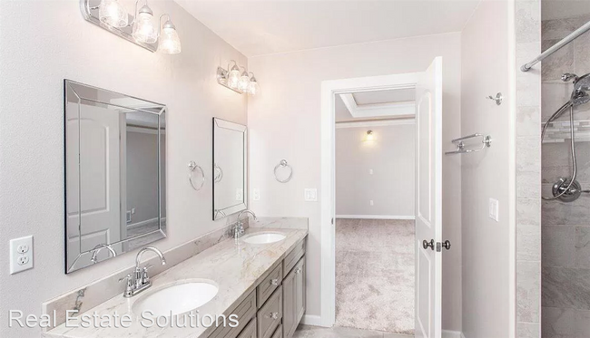 Building Photo - 3 br, 2.5 bath House - 4750 W Kaylee River...