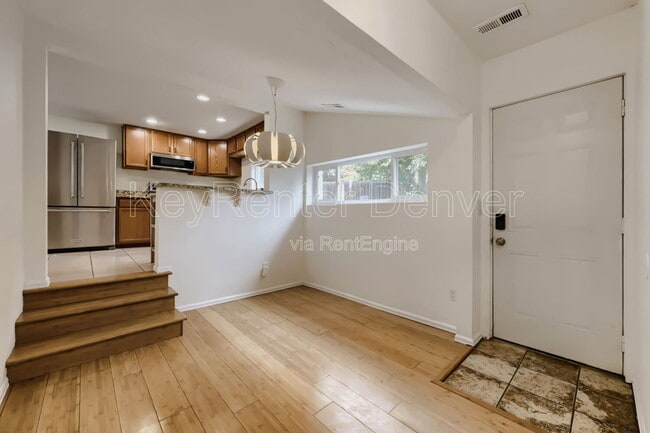 Building Photo - 4870 Beach Ct