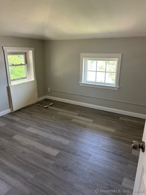 Building Photo - 189 Divinity St