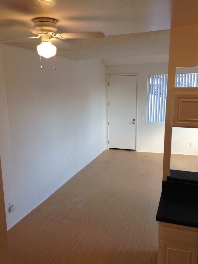 Foto del edificio - 7665 Fountain Ave