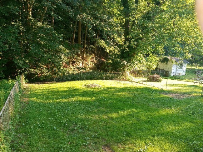 Foto del edificio - 3218 Simpson Rd