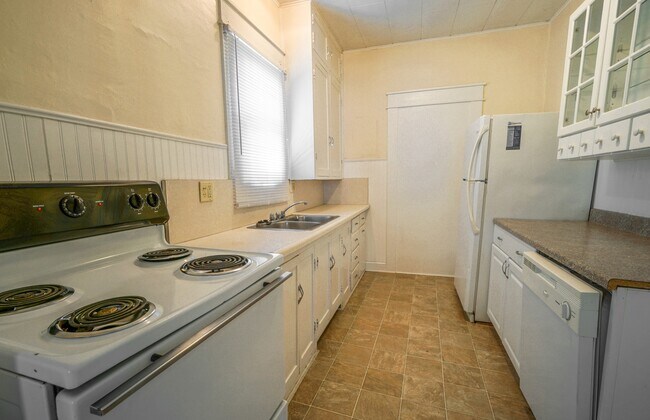 Foto del edificio - ***AVAILABLE AUGUST 2026*** 3 Bedroom by C...