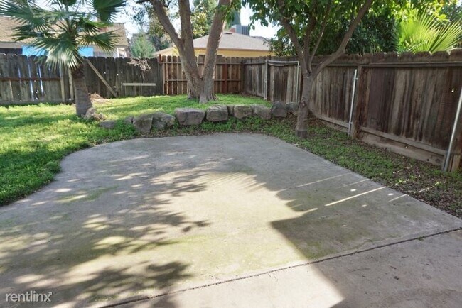 Foto del edificio - 3 br, 3 bath House - 1233 Pierce Dr