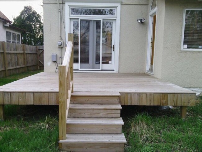 Building Photo - Updated 2 bedroom 2 bath in Mpls