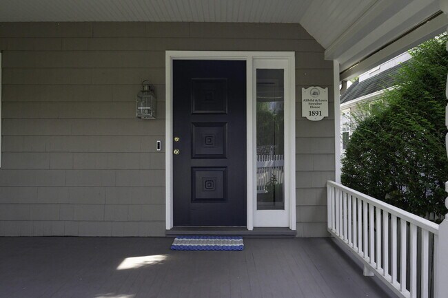 Building Photo - 27 Ensign Rd