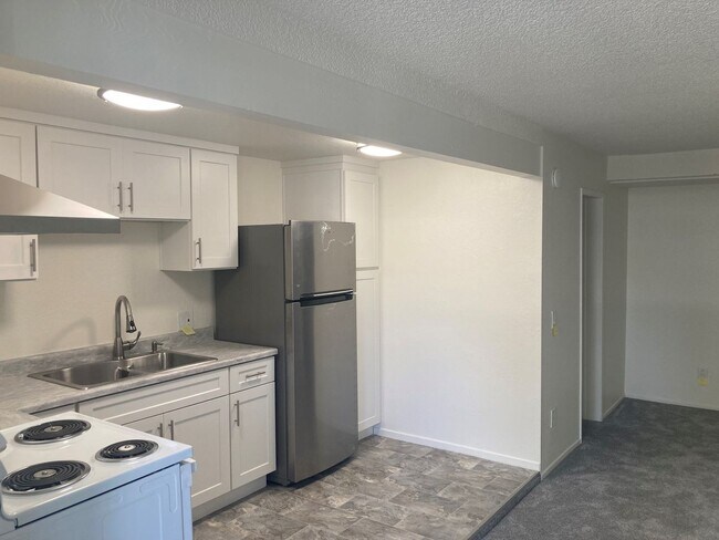 Building Photo - 3359 Landis St