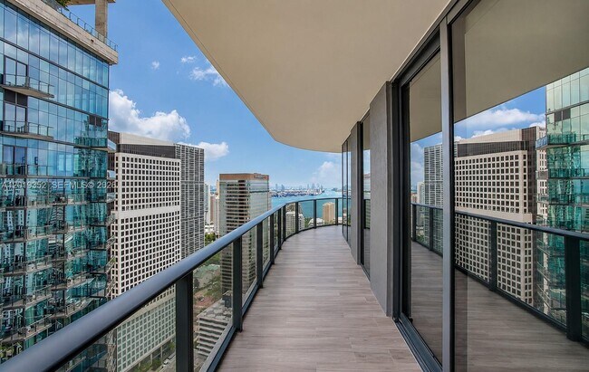 Foto del edificio - 801 S Miami Ave
