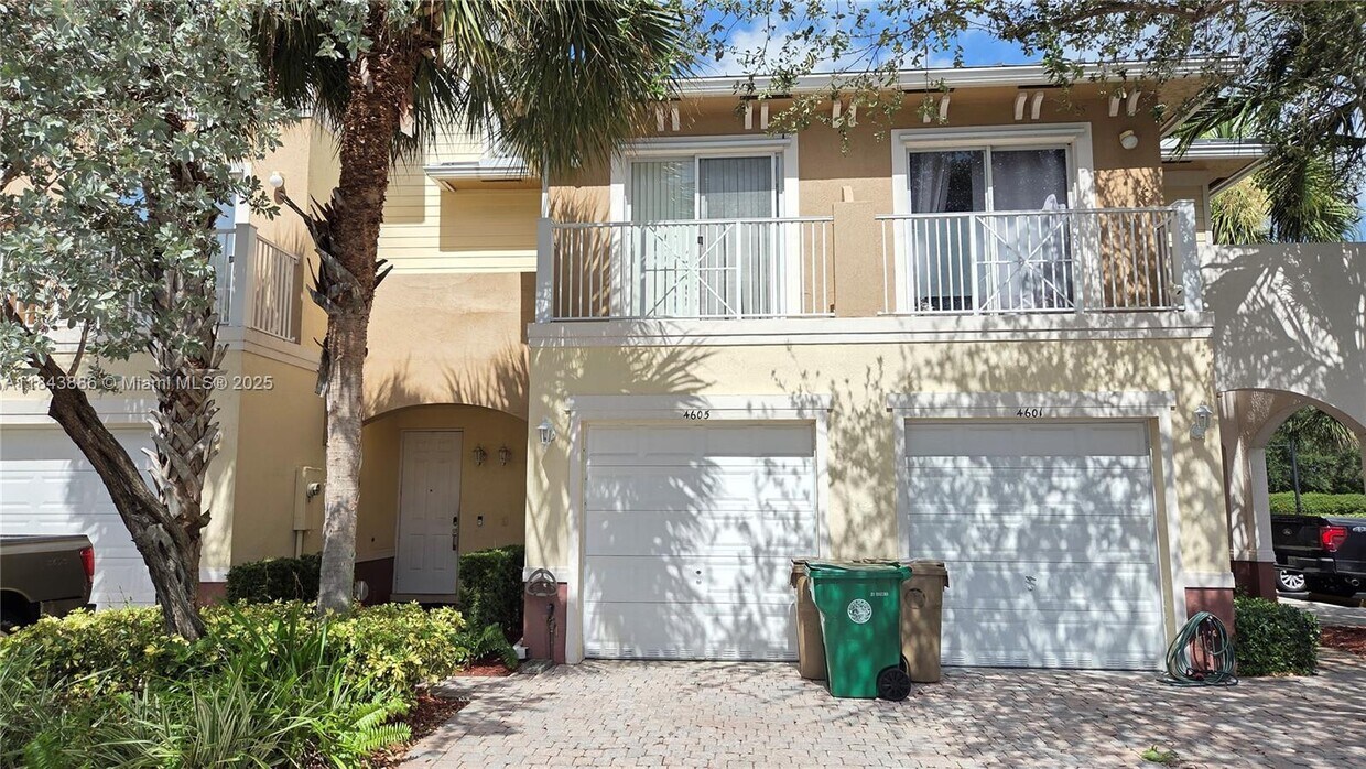 Foto principal - 4605 SW 75th Way