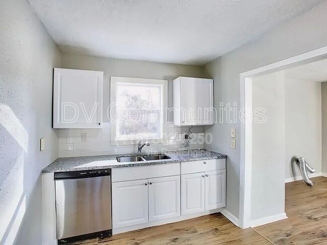 Photo - 1503 Bland St House