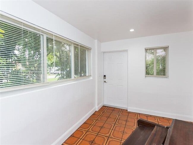 Building Photo - 6300 NW 41st St