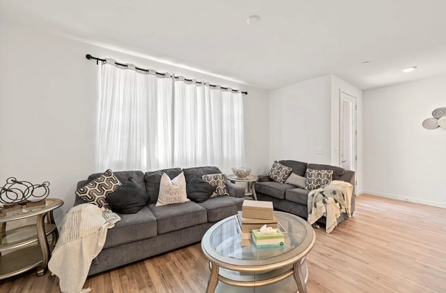 Building Photo - 3074 Seaspray Walk