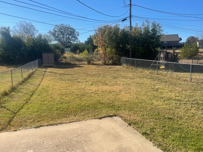 Foto del edificio - 1210-1212 Walt Morgan Circle