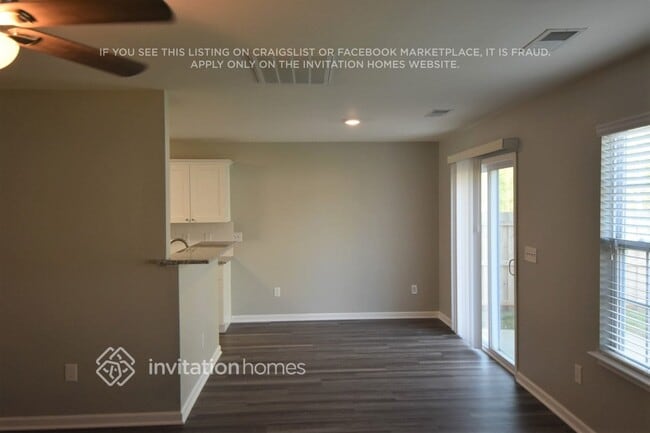 Foto del edificio - 1920 Northrop Dr