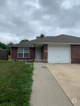 Building Photo - 914-916 SW Sandy Ln