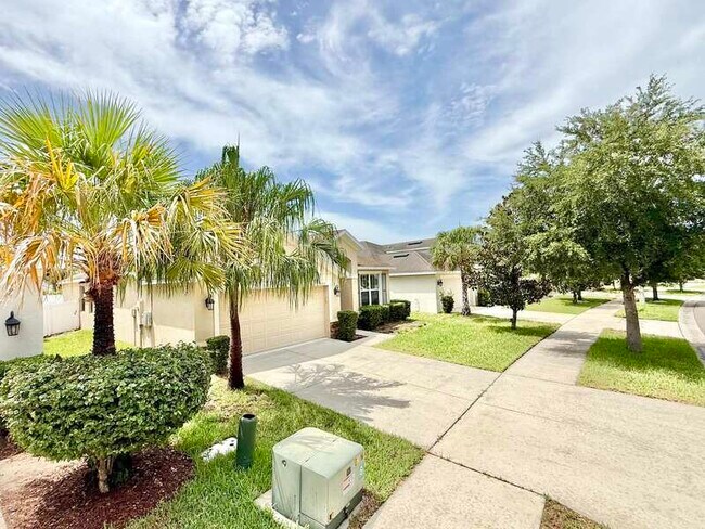 Foto del edificio - 8222 Willow Beach Dr