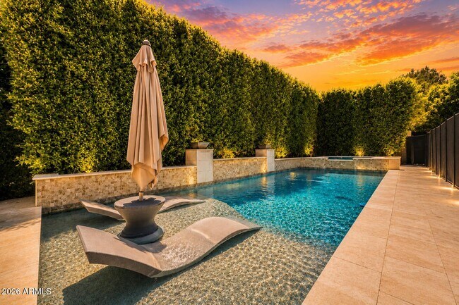 Building Photo - 3655 E Piccadilly Rd