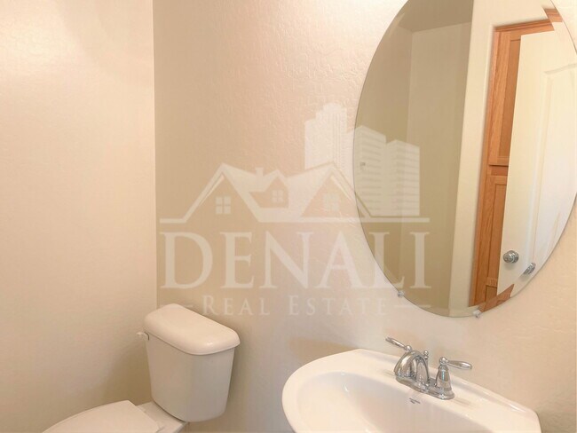 Foto del edificio - 3557 E Erie St