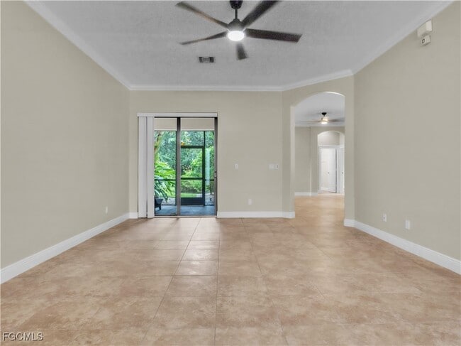 Foto del edificio - 12723 Kentwood Ave