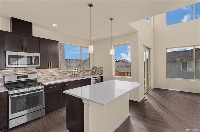 Foto del edificio - Gorgeous Executive Home, Available Now