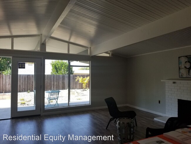 Foto del edificio - 3 br, 2 bath House - 2644 Dawes Street
