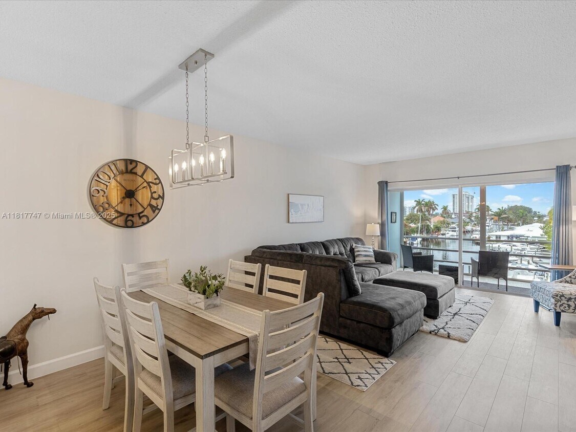 Primary Photo - 1481 S Ocean Blvd