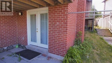 Building Photo - 16 Horseshoe Dr