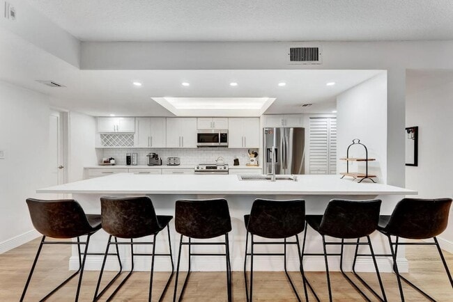 Building Photo - 955 Dotterel Rd