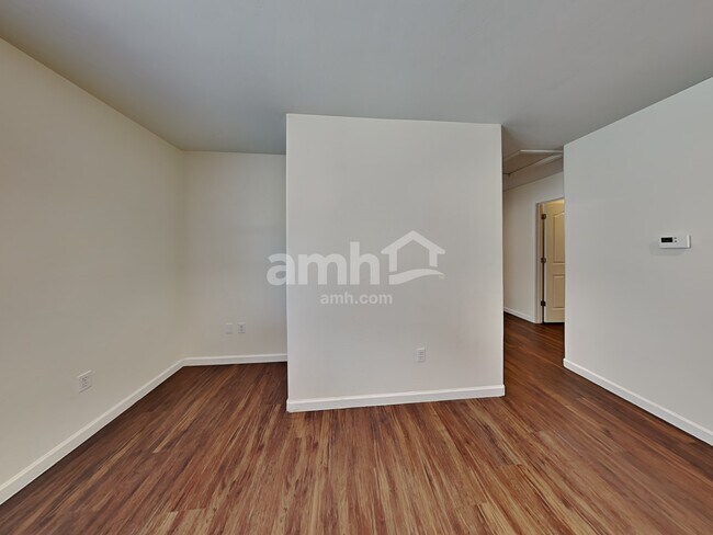 Building Photo - 574 W Paseo Celestial