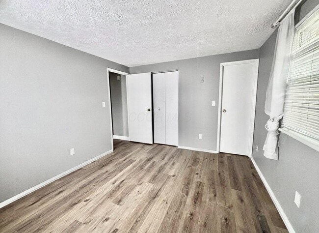 Foto del edificio - 3535 Paris Blvd