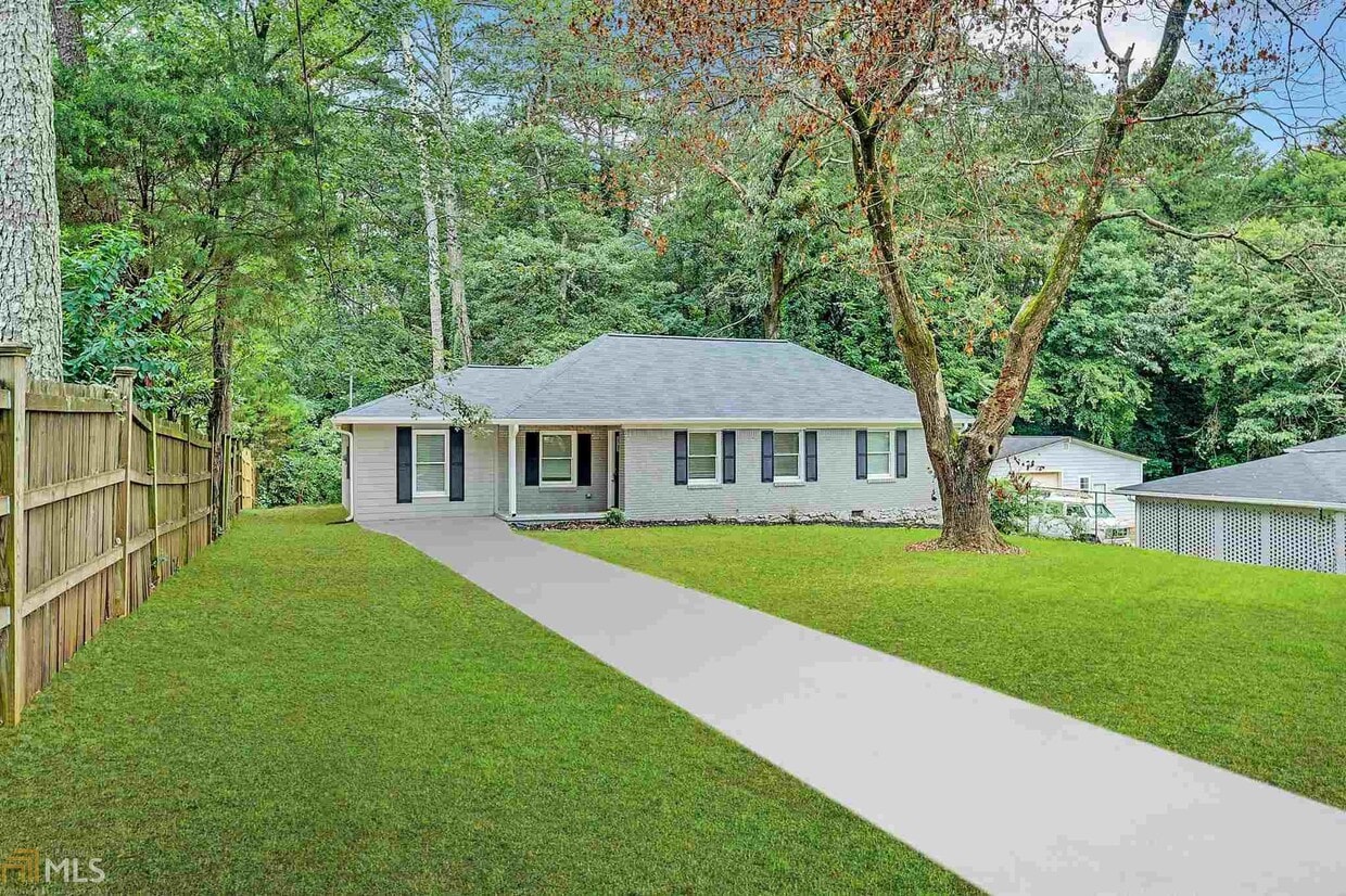 Primary Photo - 2303 Pinewood Dr