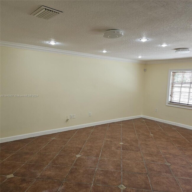Building Photo - 11240 SW 156th Ave