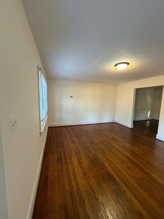 Building Photo - Prime Location Near Wade Avenue!