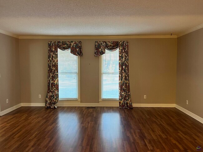 Foto del edificio - 115 Wedgewood Ct