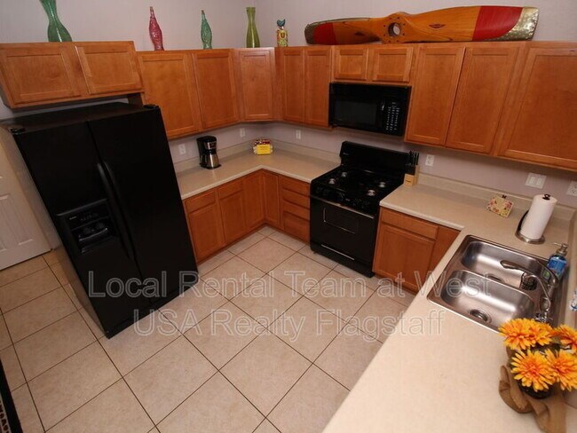 Foto del edificio - 2325 N East St