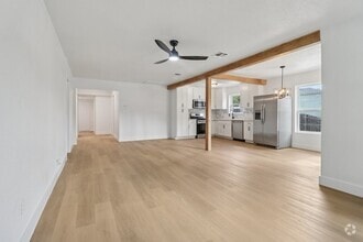 Building Photo - 1105 N Sylvania Ave
