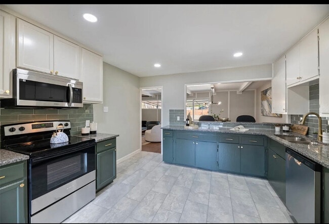 Photo - 1411 Moore Terrace House