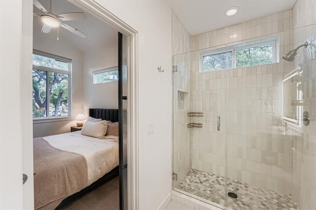 Foto del edificio - 814 N Bluff Dr
