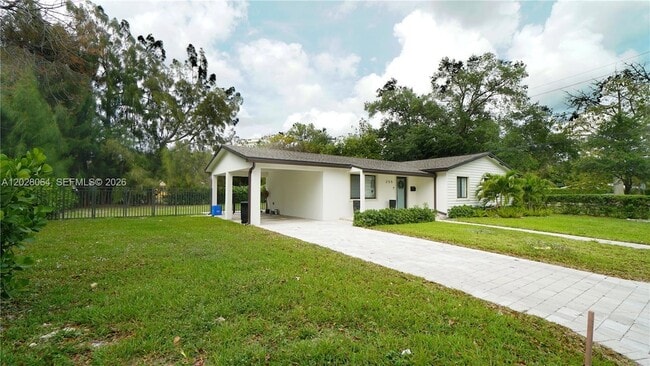 Photo - 255 Grant Dr House