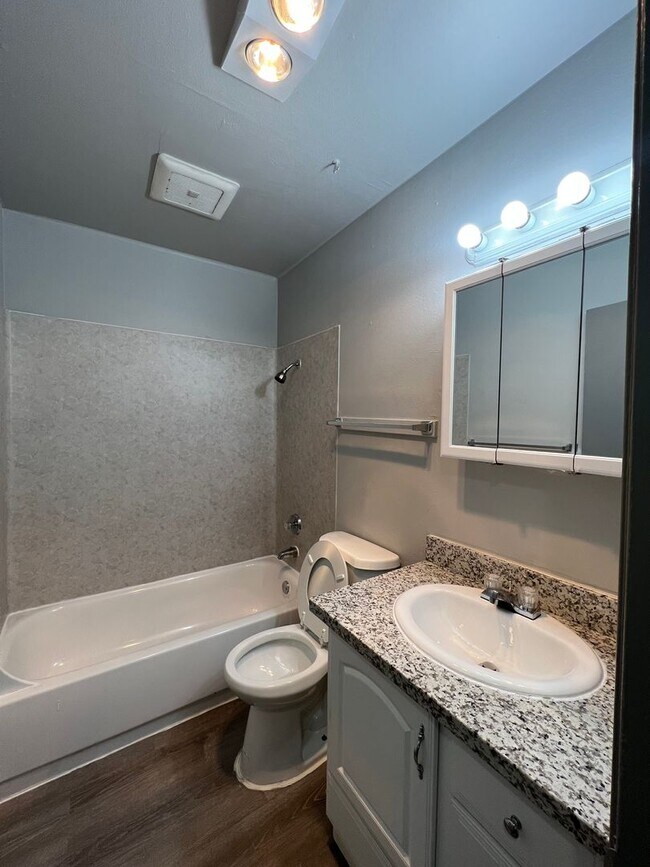 Interior Photo - Executive East