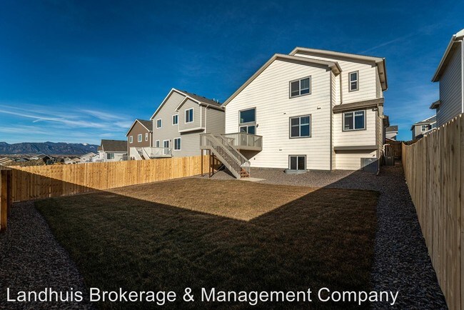 Building Photo - 3 br, 2.5 bath House - 10841 Nolin Dr.